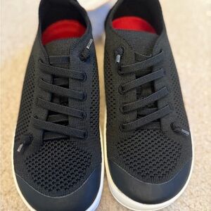 NWT Barefoot sneakers, US 1 (EU32)